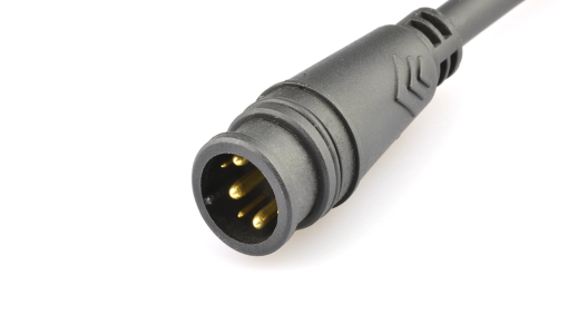 Male cable connector